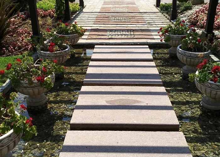 Oasis Resort&spa 2 * لوزينيتس